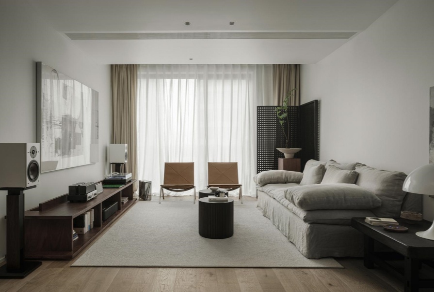 桂语映月125㎡中古风格三居室装修案例